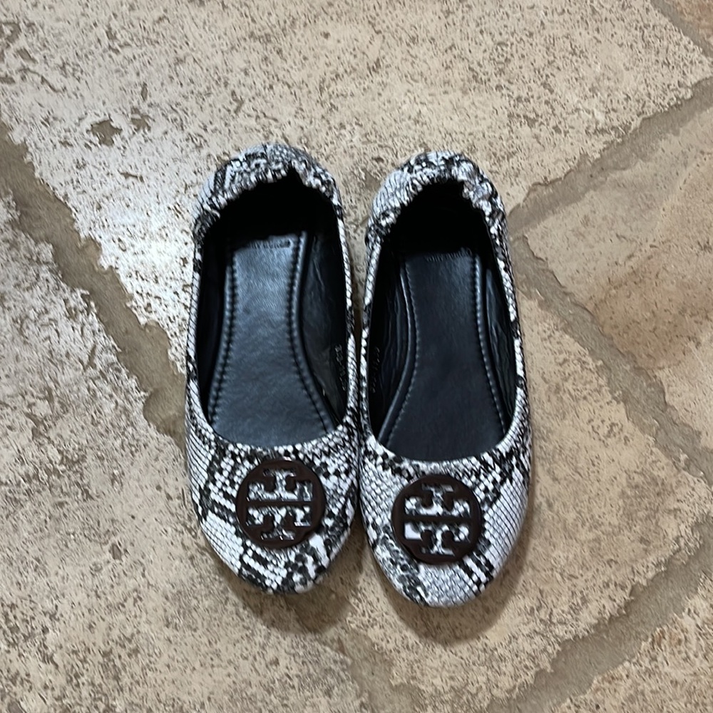 Tory Burch Snake Flats Size 8 black and white - Picture 3 of 14